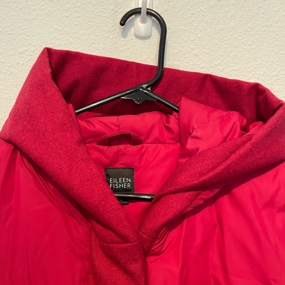 Eileen Fisher Womens Deep Red Down Vest Full Zip Snap Hooded Pockets Warm EUC XL - Picture 3 of 10
